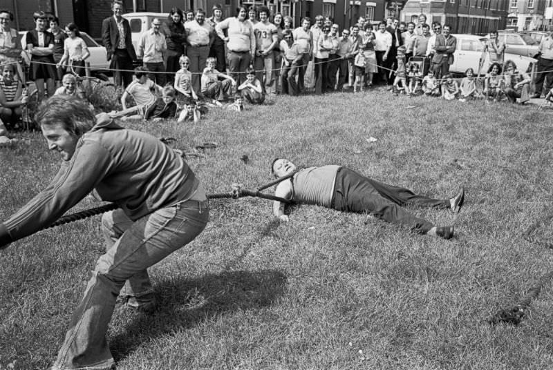 Bank holiday tug of war competition, Pill, Newport