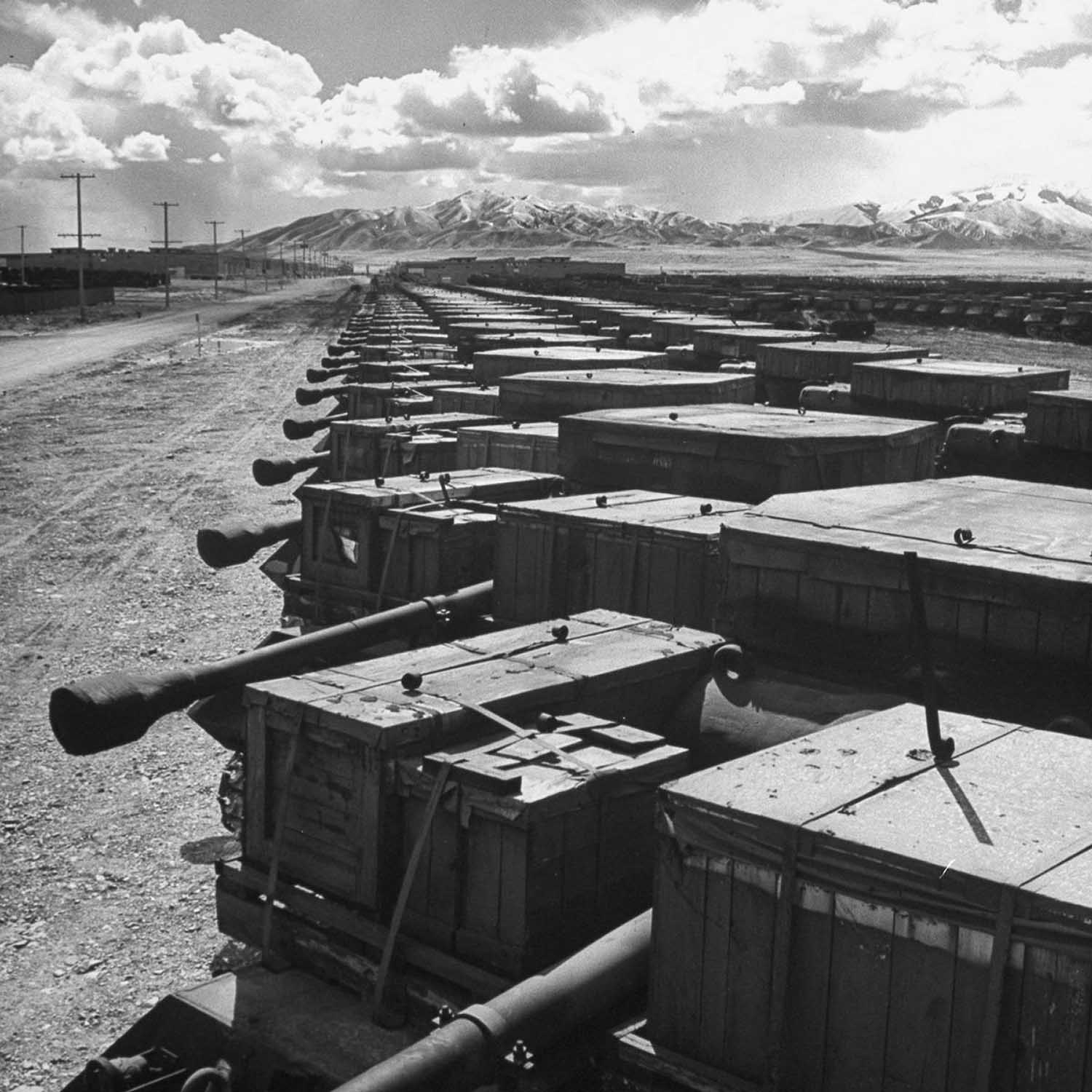 800 military Jeeps await auction at a storage facility in England, 1946.