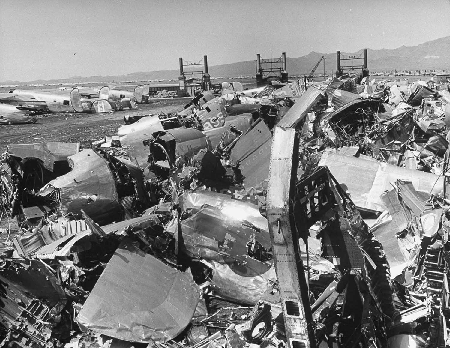 Engines are removed from mothballed planes at Kingman Air Force Base, 1947.