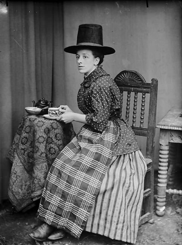 Tall Stovepipe-style Hats: An Essential Part of Welsh Woman's National Costume from the 19th Century