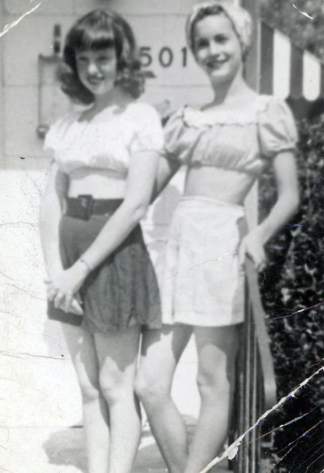 Stunning Photos of Teenage Girls Having a Good time in the 1940s