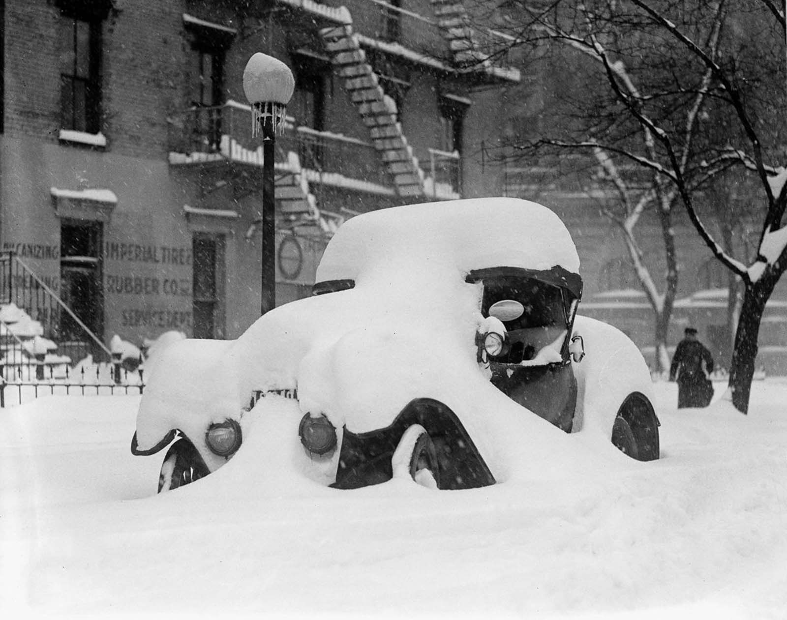 The Knickerbocker Storm: Historical Photos of the deadliest Blizzard in the Washington D.C. History