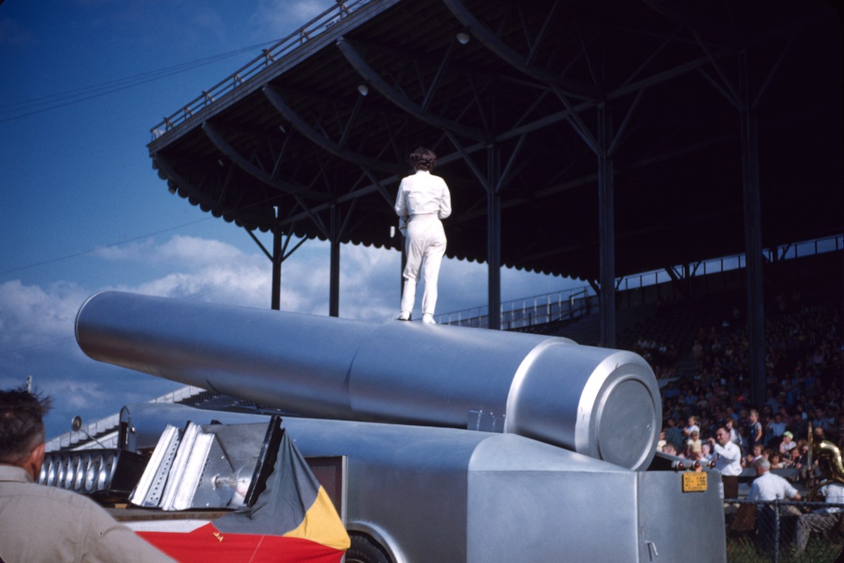 The Sensational Ortons: Stunning Vintage Photos of a Circus Family from the 1950s