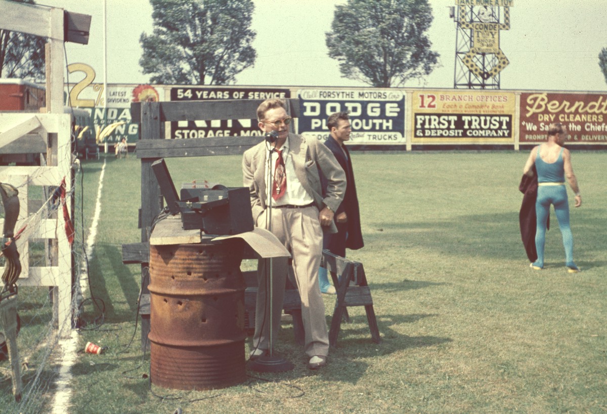 The Sensational Ortons: Stunning Vintage Photos of a Circus Family from the 1950s