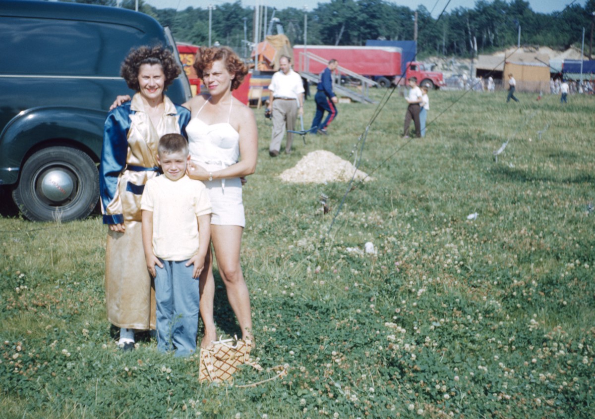 Dorrie Orton, Teddy and Dickey, 1954