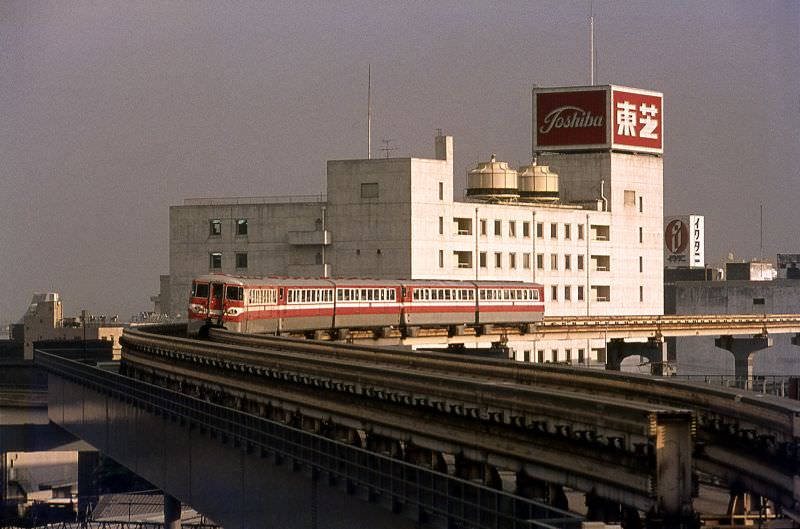 Tokyo monorail, 1983