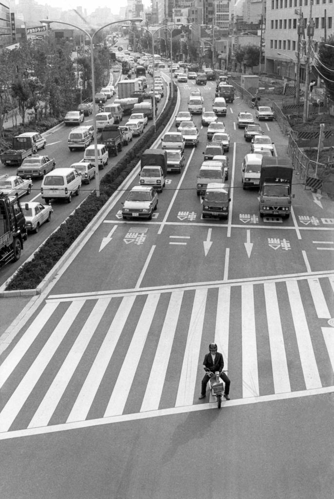 Traffic in Tokyo, 1984