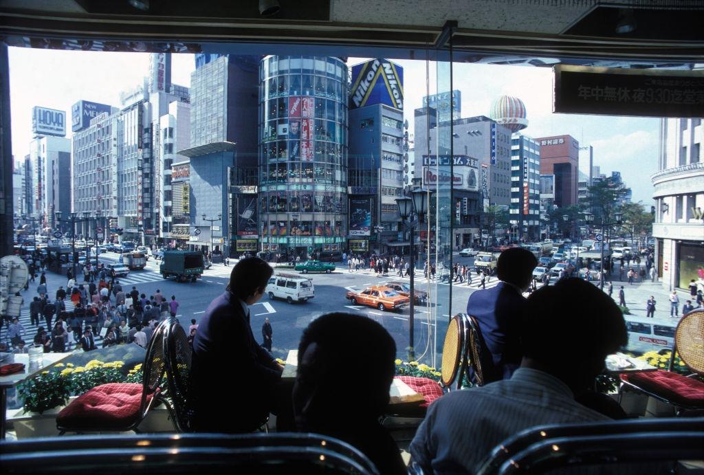 View of a crossroads from the terrace of a restaurant in Tokyo, 1981.