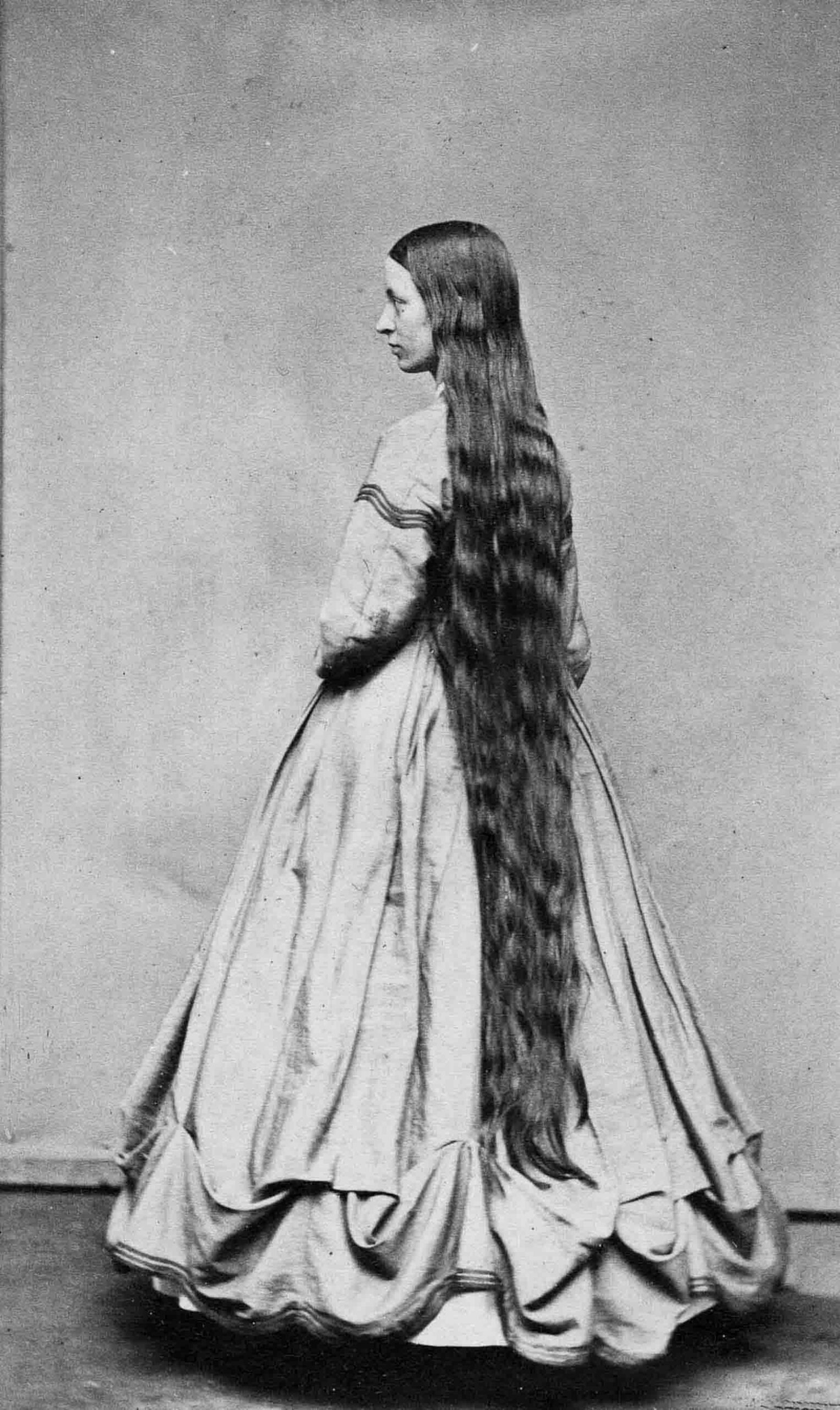 Victorian Women with Very Long Hair: Stunning Historical of Women Who Never Cut Their Hair, 1860-1900