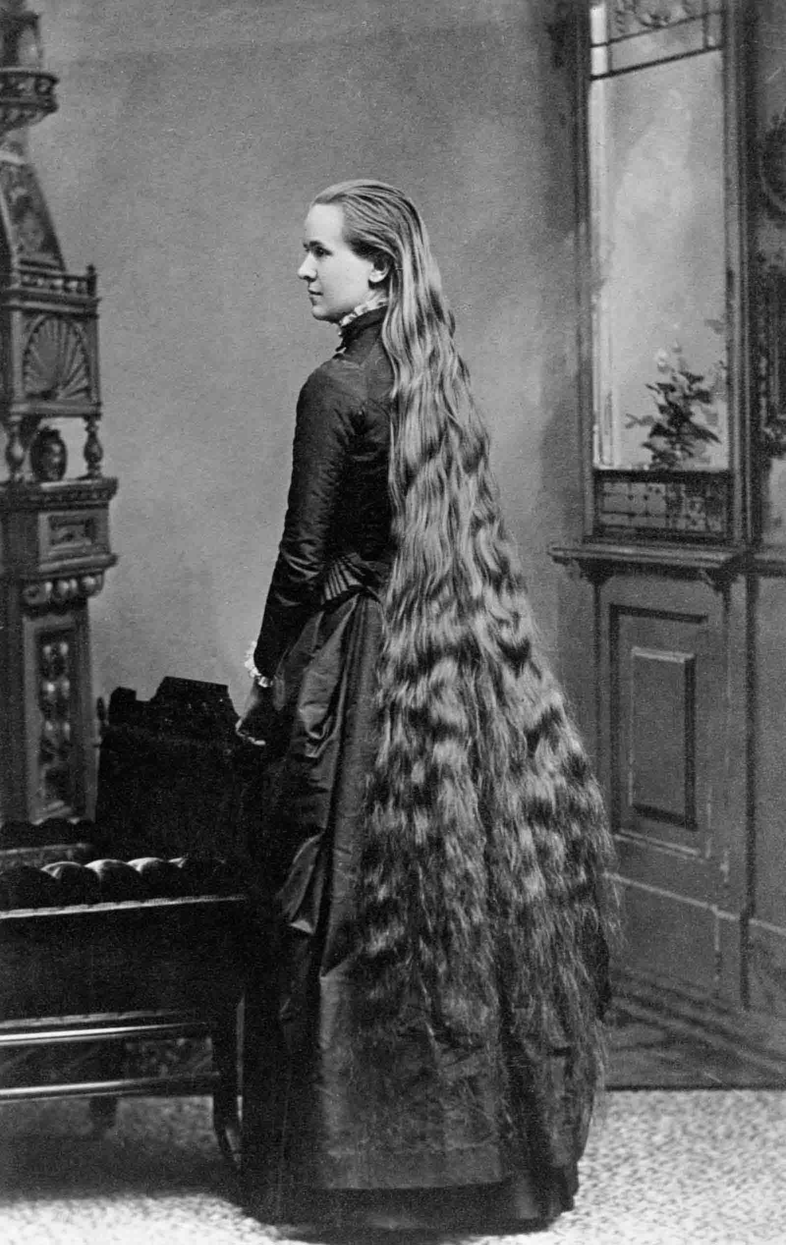 Victorian Women with Very Long Hair: Stunning Historical of Women Who Never Cut Their Hair, 1860-1900