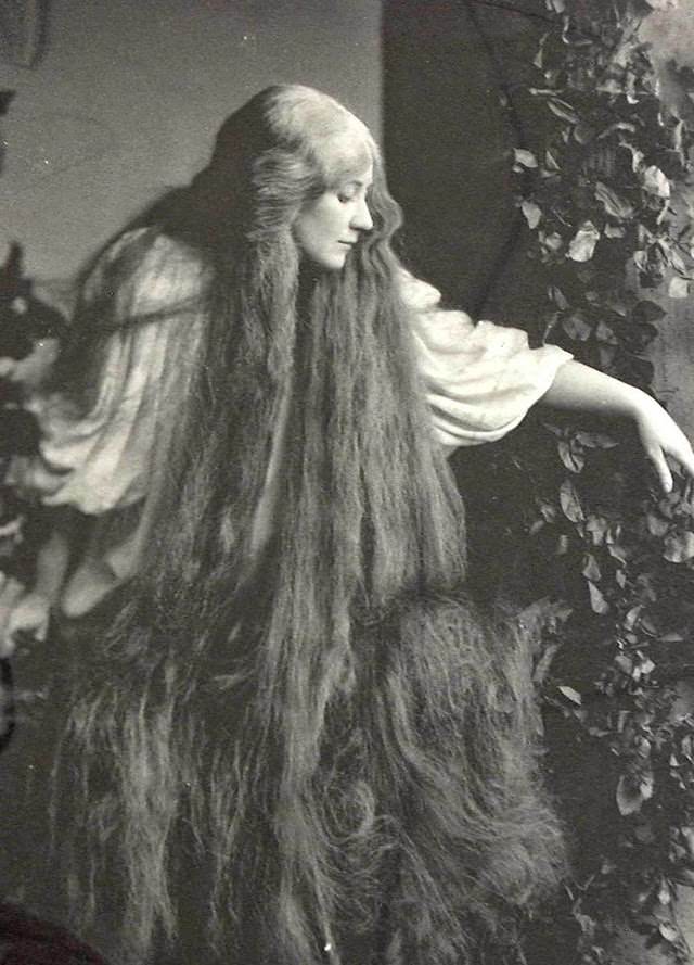 Victorian Women with Very Long Hair: Stunning Historical of Women Who Never Cut Their Hair, 1860-1900