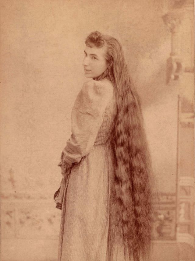 Victorian Women with Very Long Hair: Stunning Historical of Women Who Never Cut Their Hair, 1860-1900