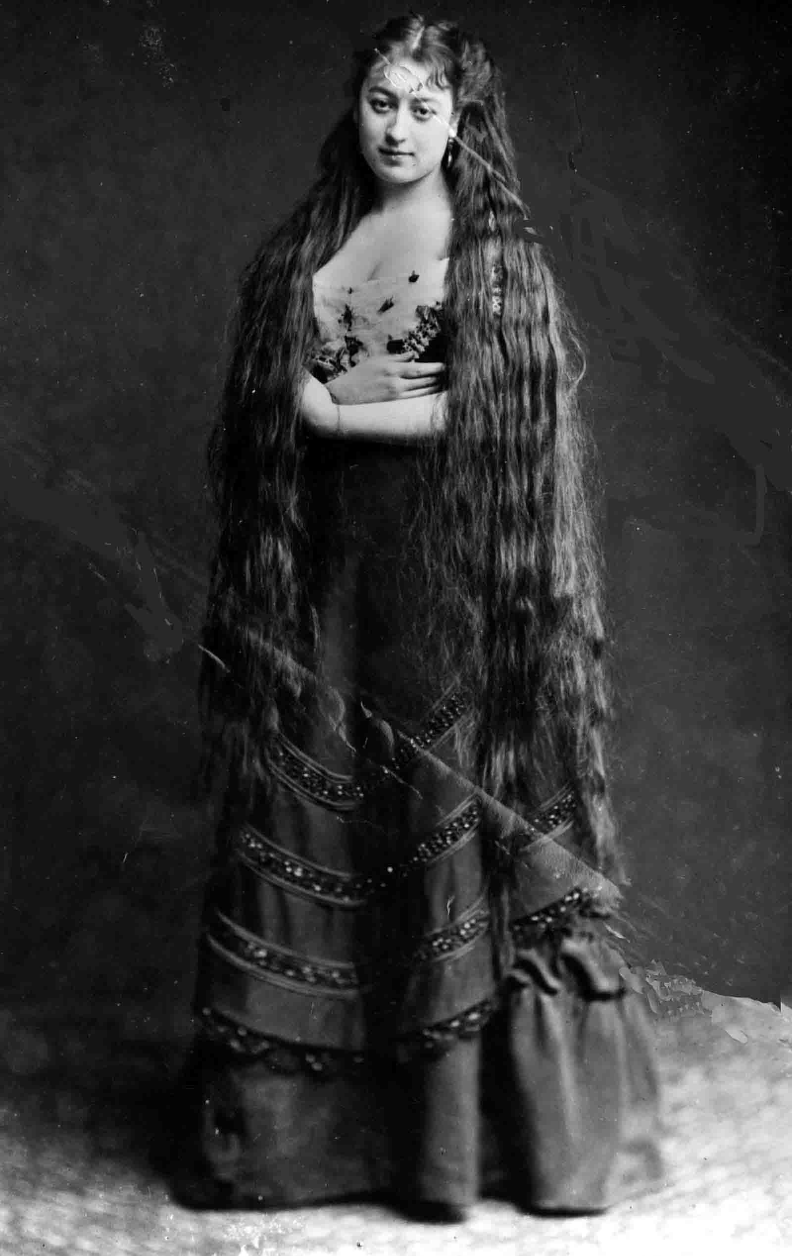 Victorian Women with Very Long Hair: Stunning Historical of Women Who Never Cut Their Hair, 1860-1900