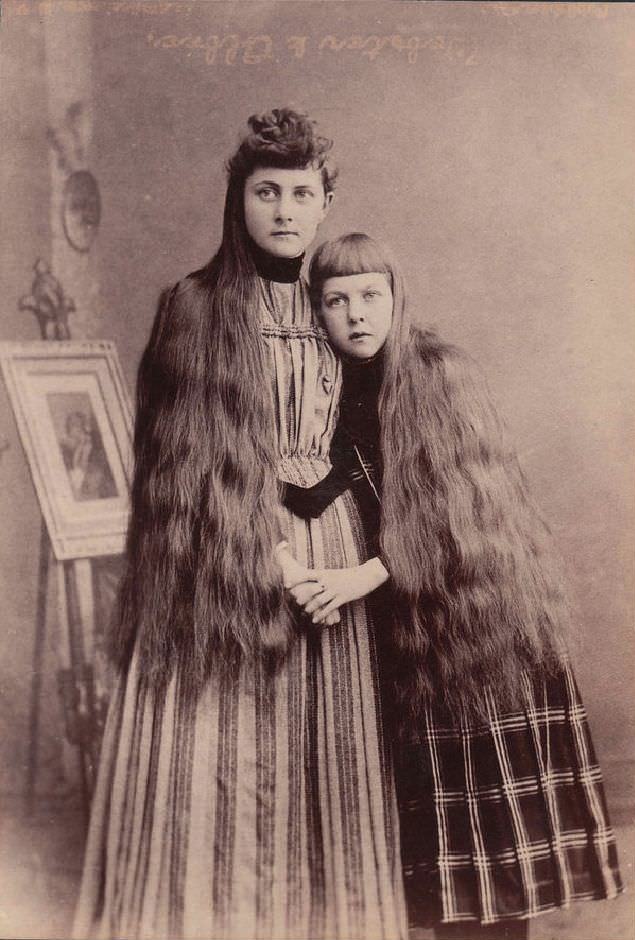 Victorian Women with Very Long Hair: Stunning Historical of Women Who Never Cut Their Hair, 1860-1900