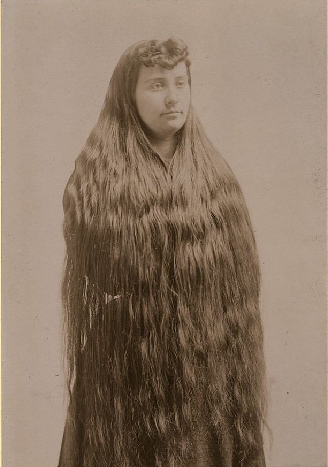 Victorian Women with Very Long Hair: Stunning Historical of Women Who Never Cut Their Hair, 1860-1900