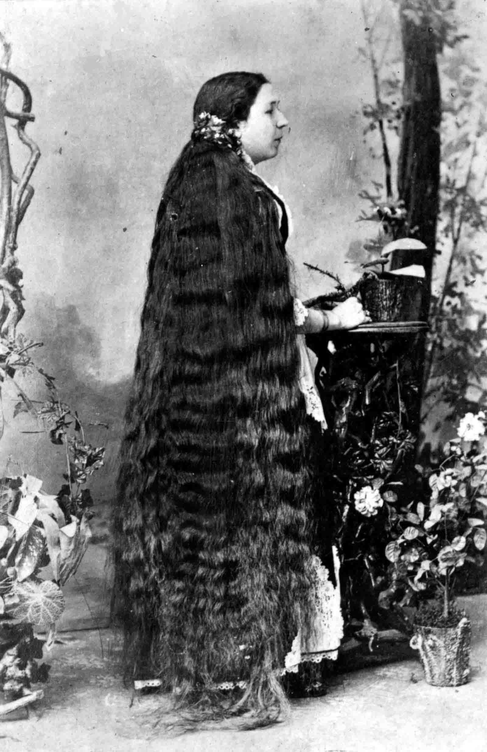 Victorian Women with Very Long Hair: Stunning Historical of Women Who Never Cut Their Hair, 1860-1900