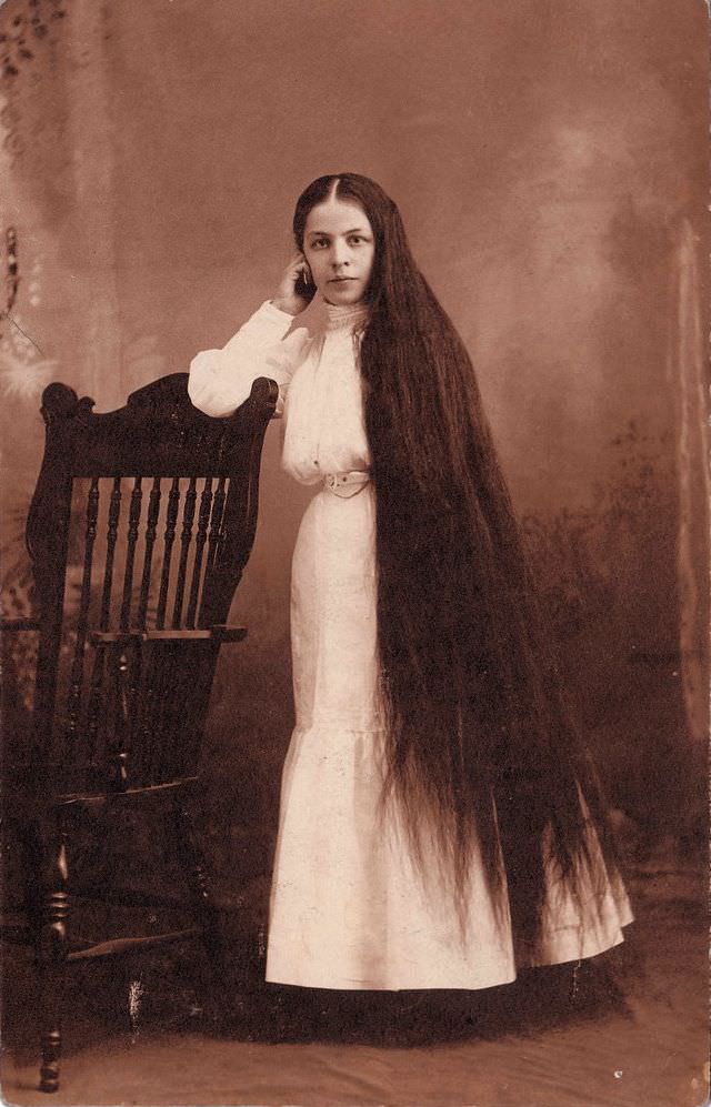 Victorian Women with Very Long Hair: Stunning Historical of Women Who Never Cut Their Hair, 1860-1900