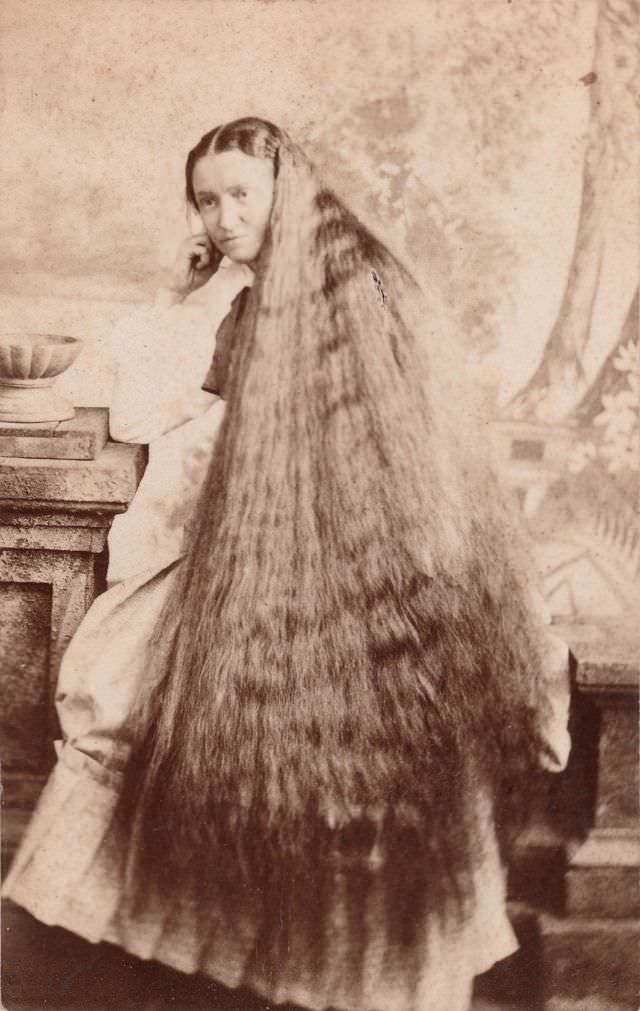 Victorian Women with Very Long Hair: Stunning Historical of Women Who Never Cut Their Hair, 1860-1900