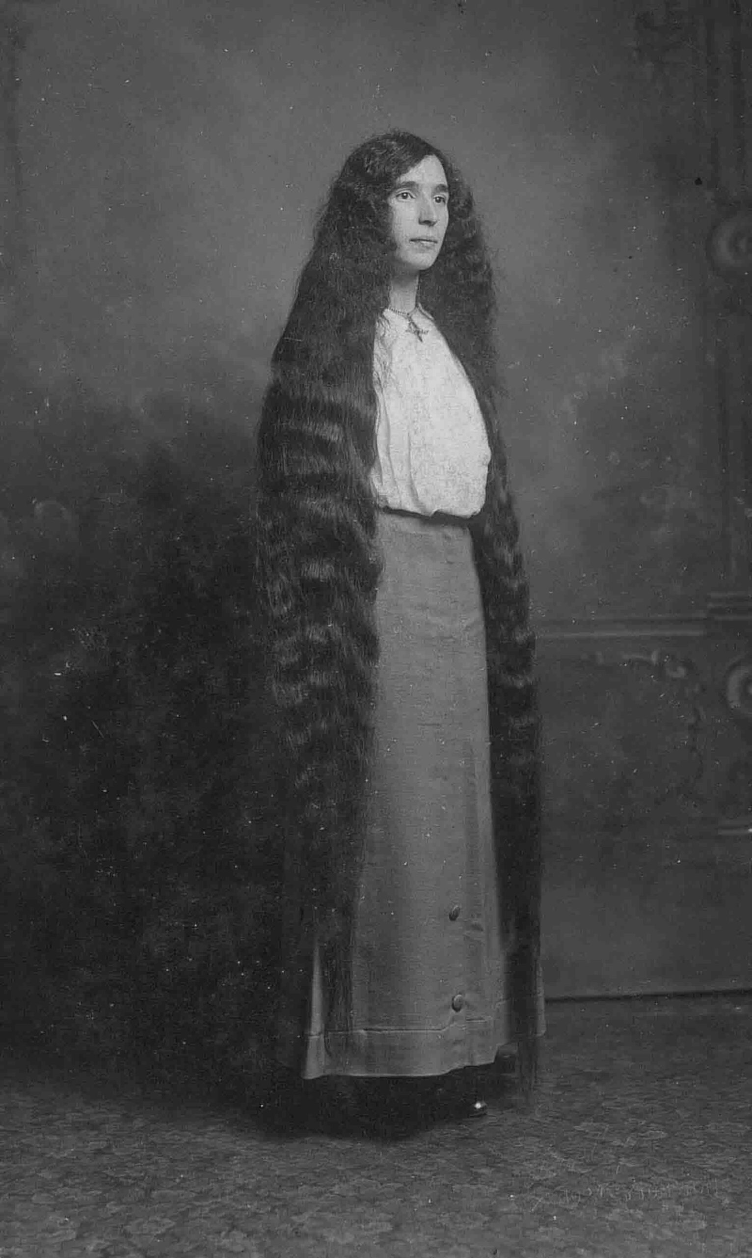 Victorian Women with Very Long Hair: Stunning Historical of Women Who Never Cut Their Hair, 1860-1900