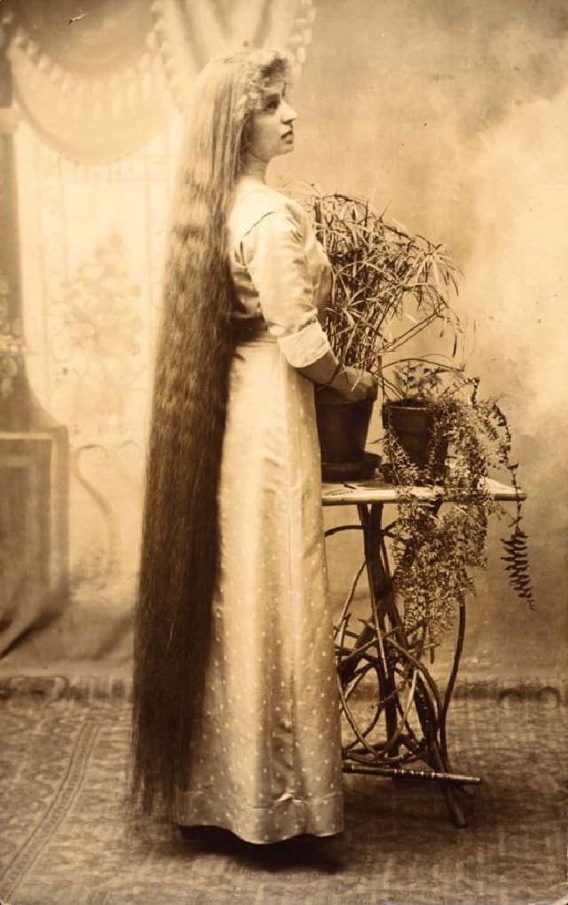 Victorian Women with Very Long Hair: Stunning Historical of Women Who Never Cut Their Hair, 1860-1900