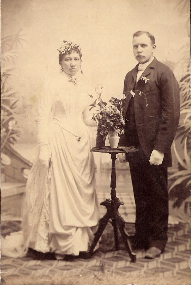 Stunning Historical Photos of Victorian Couples on the Wedding Day