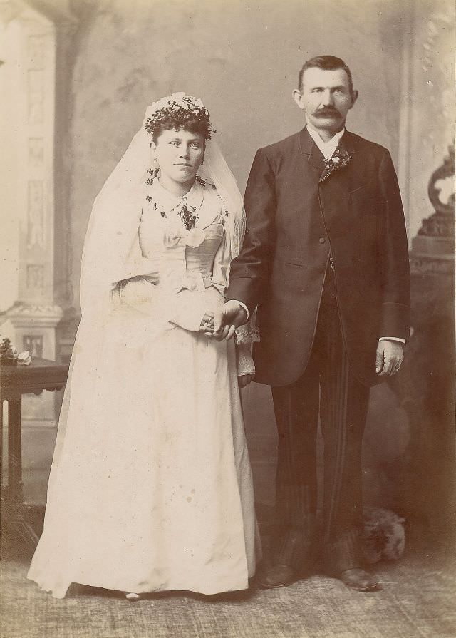 Stunning Historical Photos of Victorian Couples on the Wedding Day