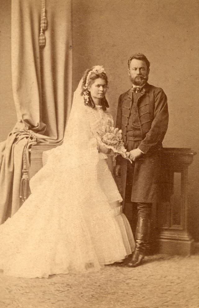 Stunning Historical Photos of Victorian Couples on the Wedding Day