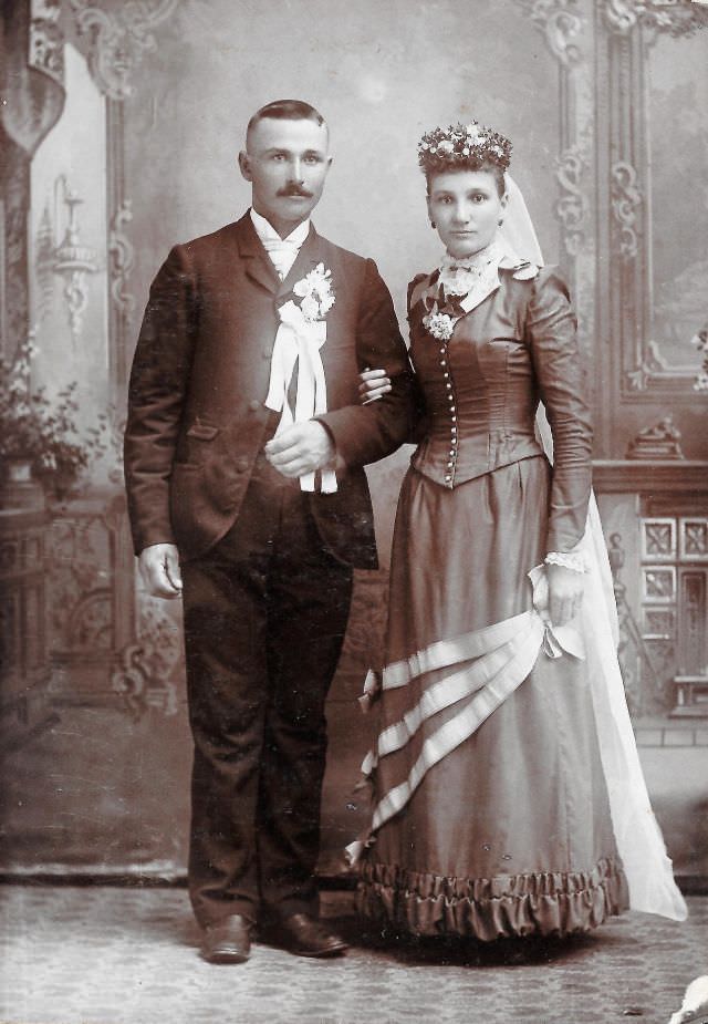 Stunning Historical Photos of Victorian Couples on the Wedding Day