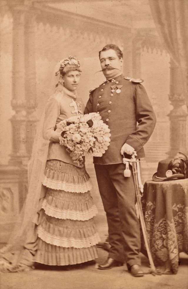 Stunning Historical Photos of Victorian Couples on the Wedding Day