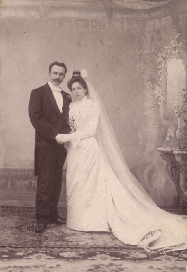 Stunning Historical Photos of Victorian Couples on the Wedding Day