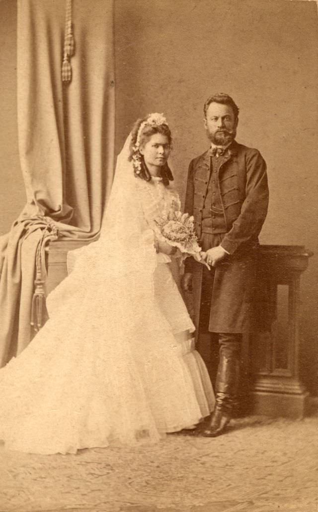 Stunning Historical Photos of Victorian Couples on the Wedding Day