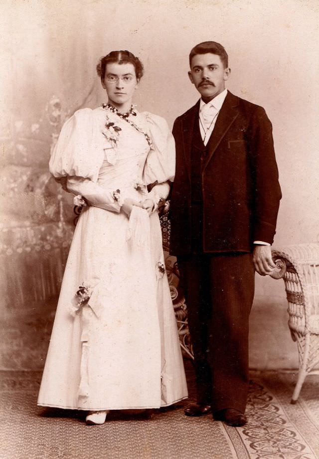 Stunning Historical Photos of Victorian Couples on the Wedding Day