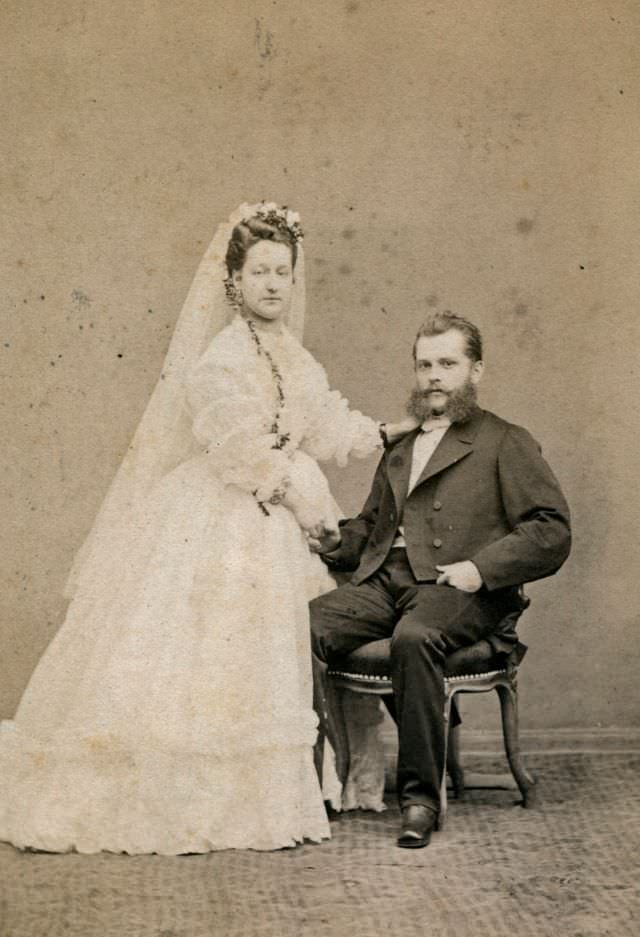 Stunning Historical Photos of Victorian Couples on the Wedding Day