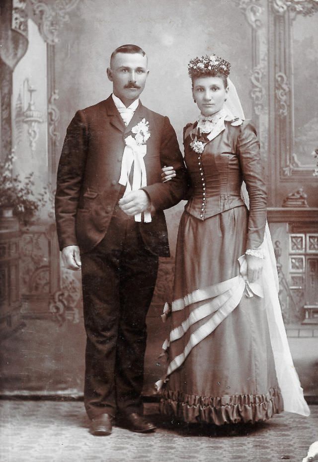 Stunning Historical Photos of Victorian Couples on the Wedding Day