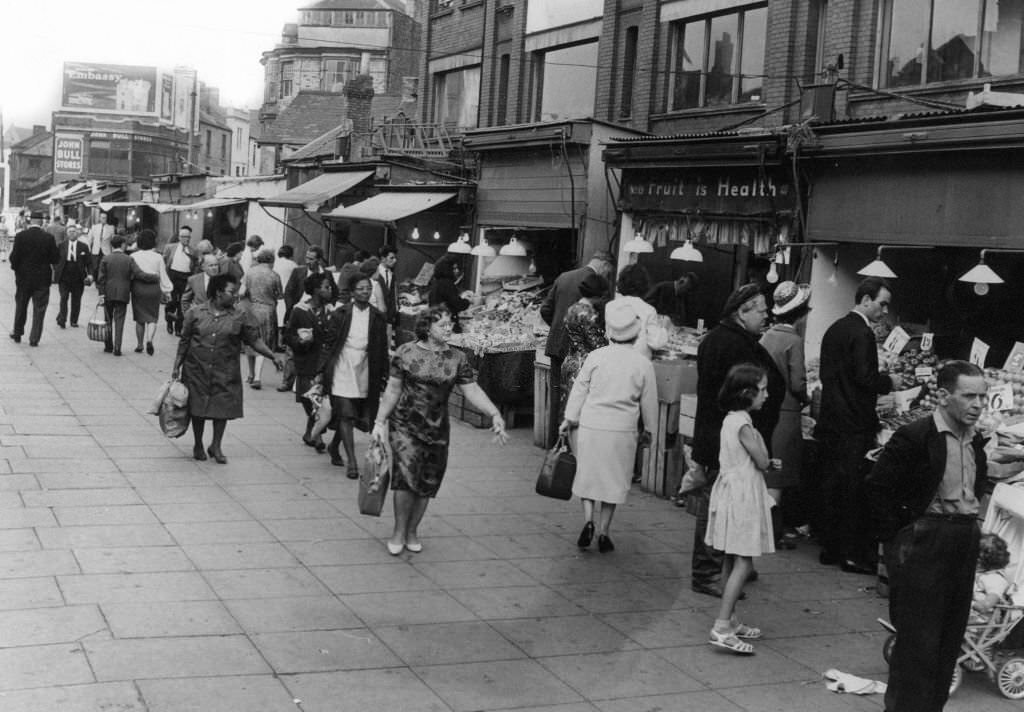 Mill Lane Fruit Market, Cardiff, Wales, Tuesday 11th August 1964.