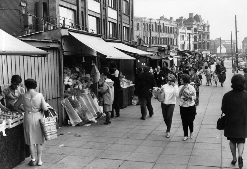 Mill Lane Fruit Market, Cardiff, Wales, Tuesday 11th August 1964.