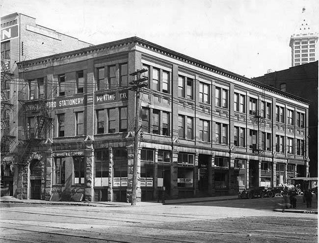 Exterior of the Lowman & Hanford Printing and Binding building, 1914