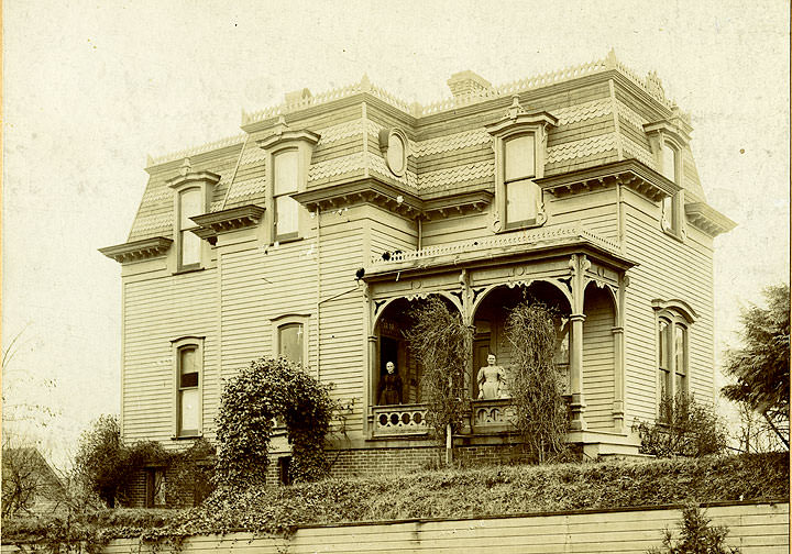 Robert Milroy home, 11th and Capitol (then Main), Olympia, 1898