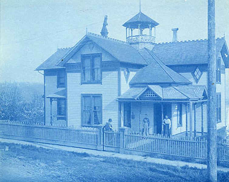 Van Epps family at Milo Root house, Olympia, 1899