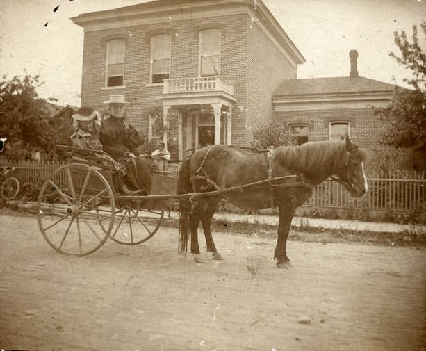 William Billings home and family, Olympia, 1895