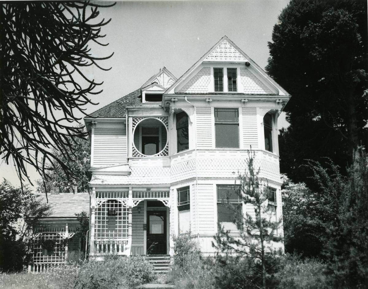 Historic home, Olympia, 1968