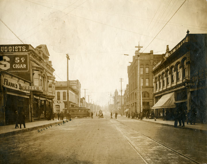 Main Street Olympia near the intersection of Third Avenue (now State Avenue), 1891