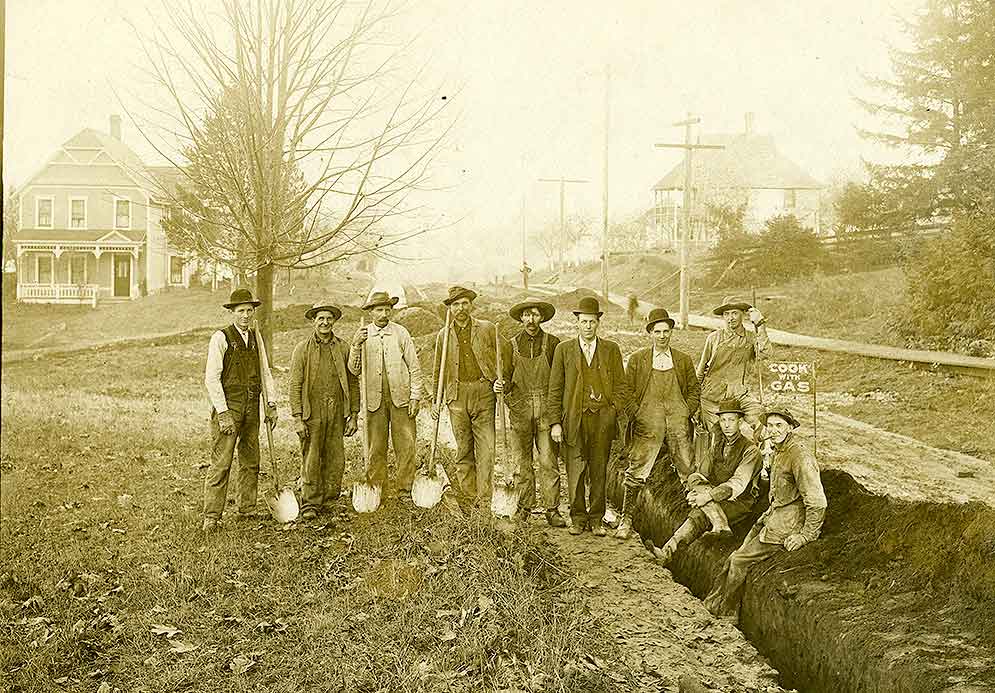 Gas Line Digging, Olympia, 1910