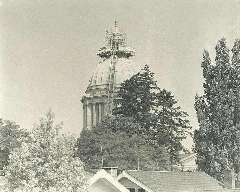 Legislative Building lantern under repair, Olympia, 1949