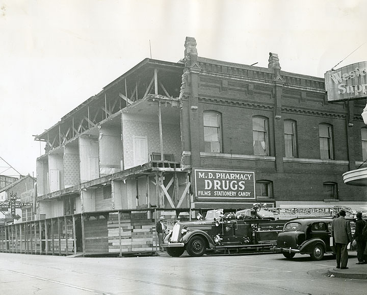Van Arsdale Hardware and Bill's Cafe after 1949 earthquake
