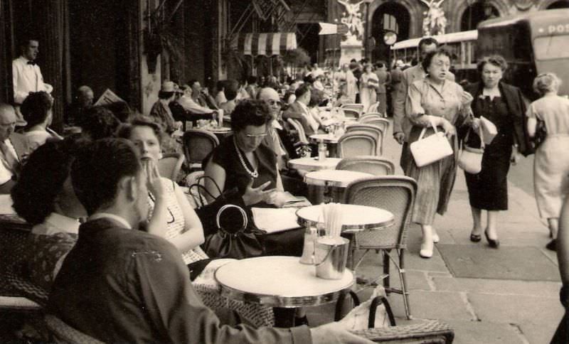 Cafe de la Paix, 1950s