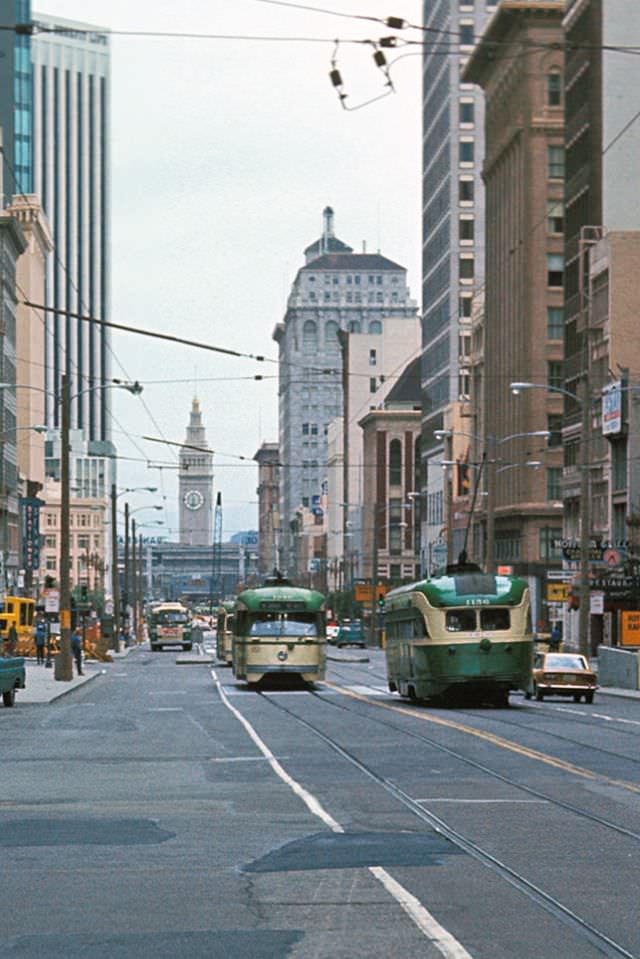 Market Street at 3rd Street_Geary Street looking northeast, 1971