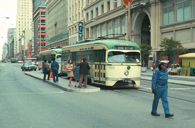 Market Street at 5th Street/Eddy Street/Powell Street looking east, 1971