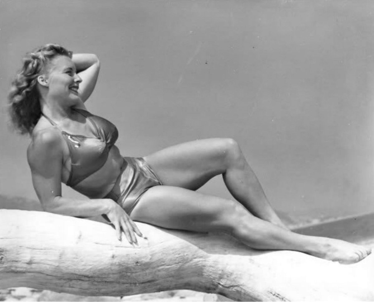 Abbye Eville: Life Story and Fabulous Photos of the Queen of Muscle Beach