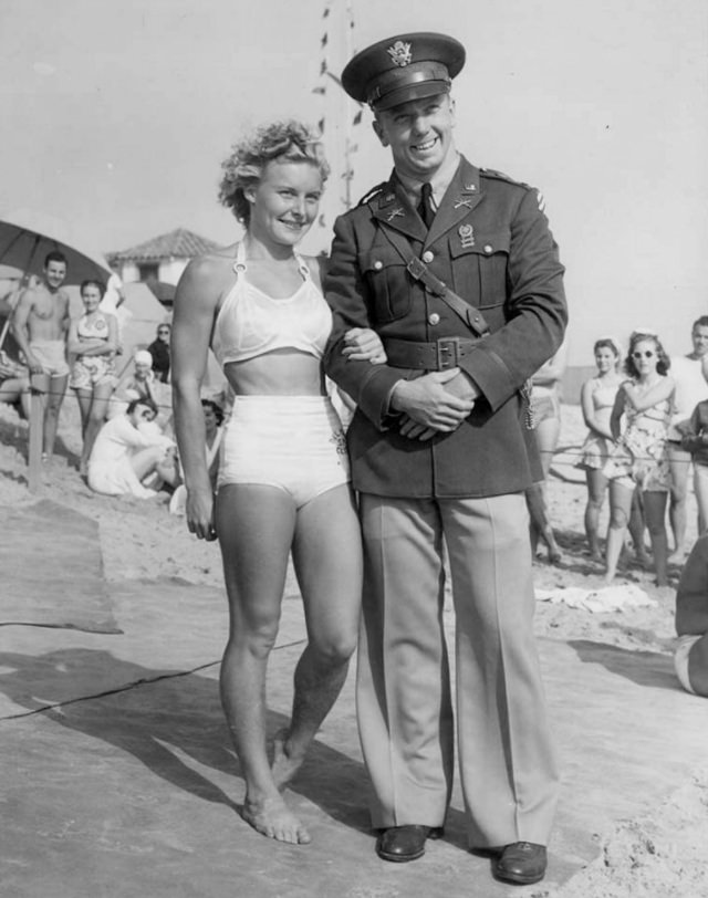 Abbye Eville: Life Story and Fabulous Photos of the Queen of Muscle Beach